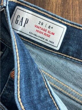 GAP Women’s Jeans in Dark Blue Denim